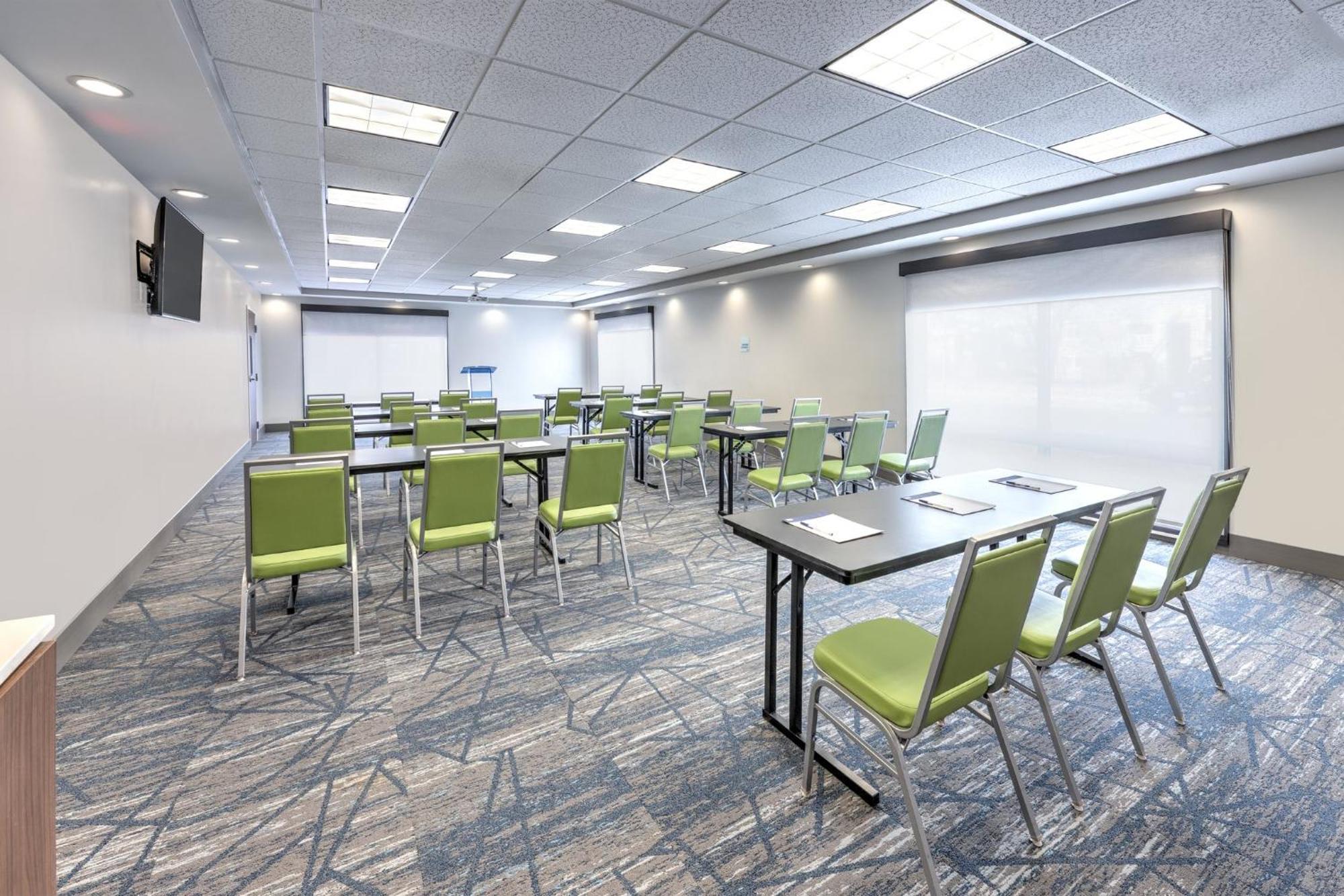 Holiday Inn Express & Suites Moore By Ihg Zewnętrze zdjęcie